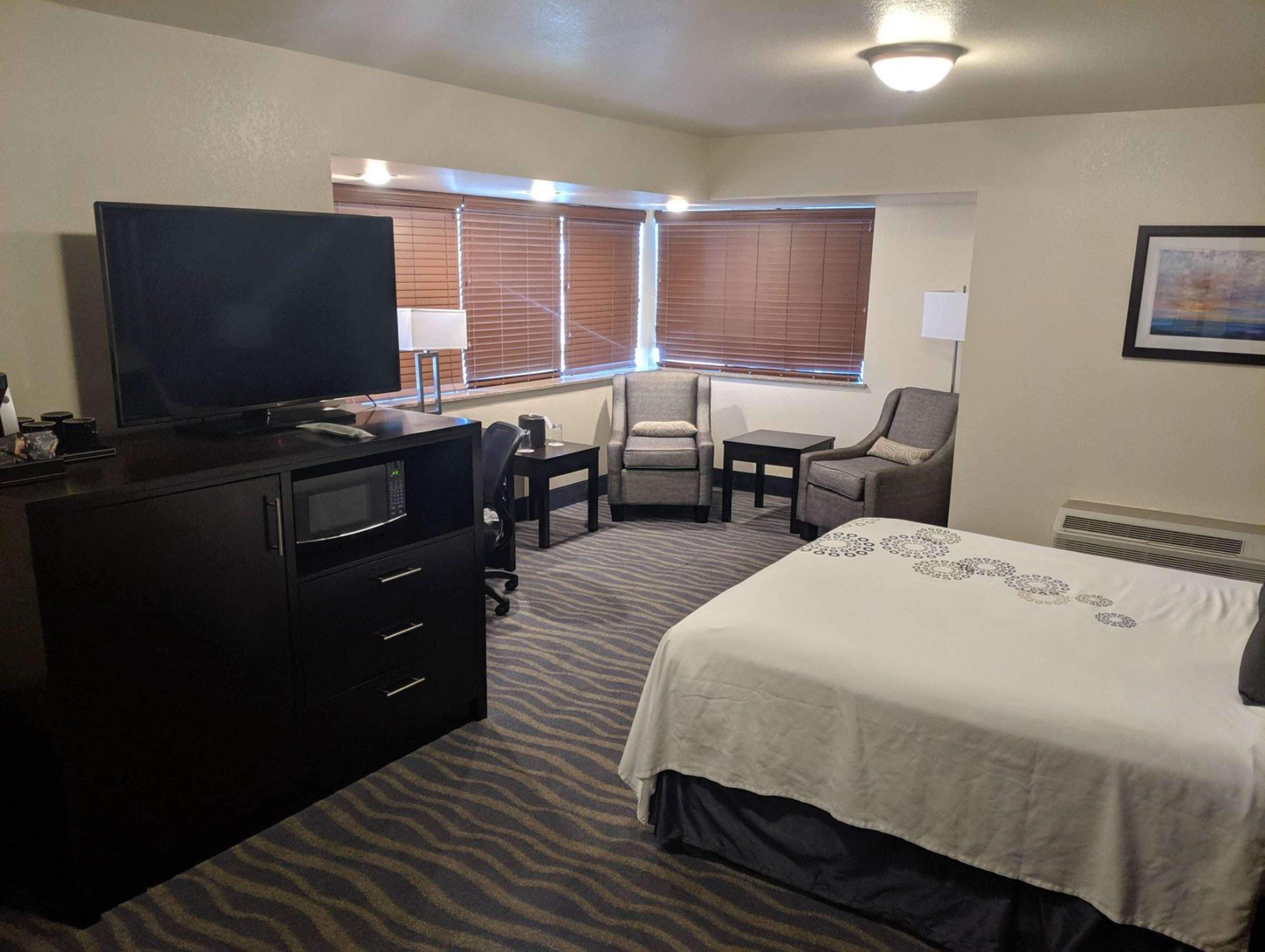 Best Western Plus Edmonds Harbor Inn Exterior foto