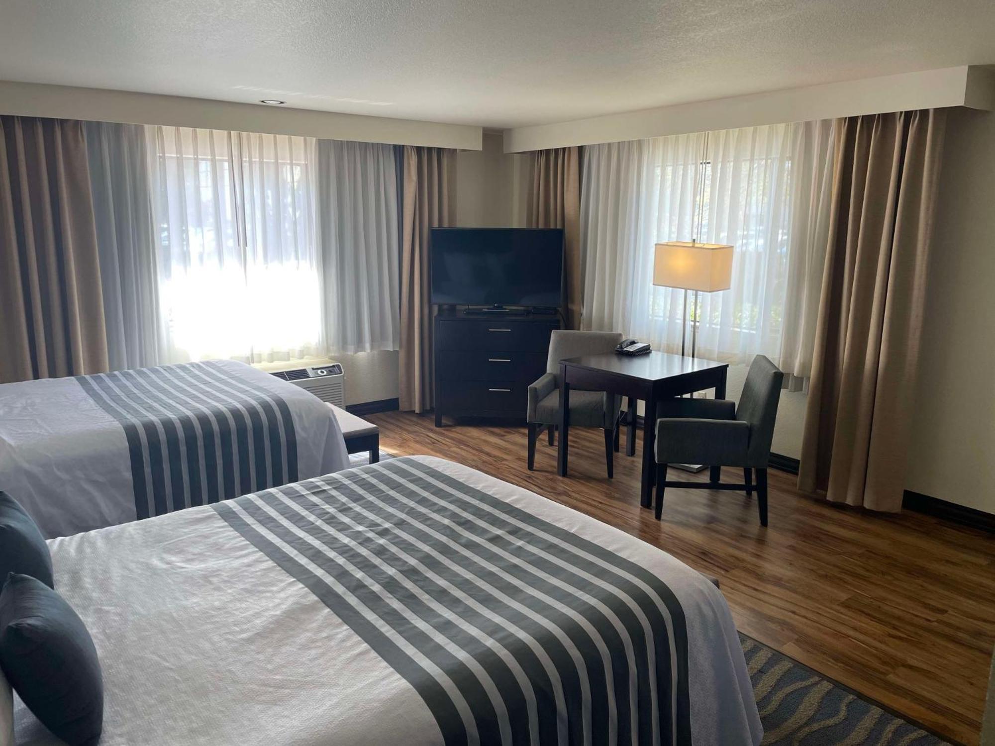Best Western Plus Edmonds Harbor Inn Exterior foto